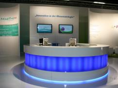 Messestand Roche Empfangstresen