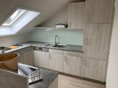 Einbauküche unter Dachschräge