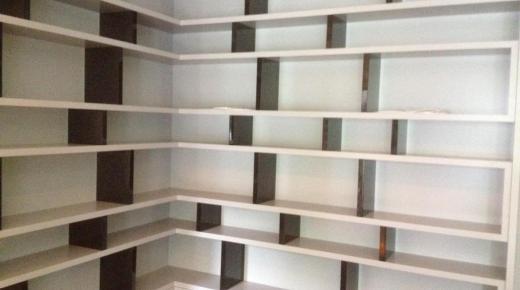 Bücherregal Ecklösung Nahaufnahme
