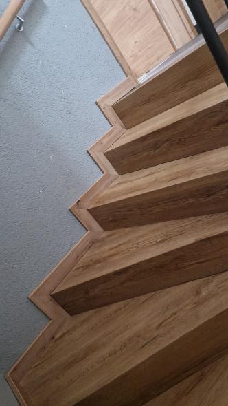 Treppenrenovierung mit Vinyl